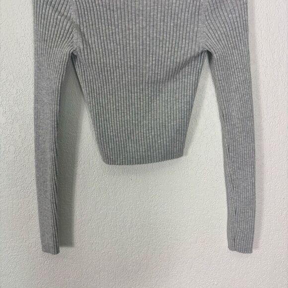 Aerie Grey Ribbed Collared Button Font Cropped Sweater Size XS - Picture 7 of 7